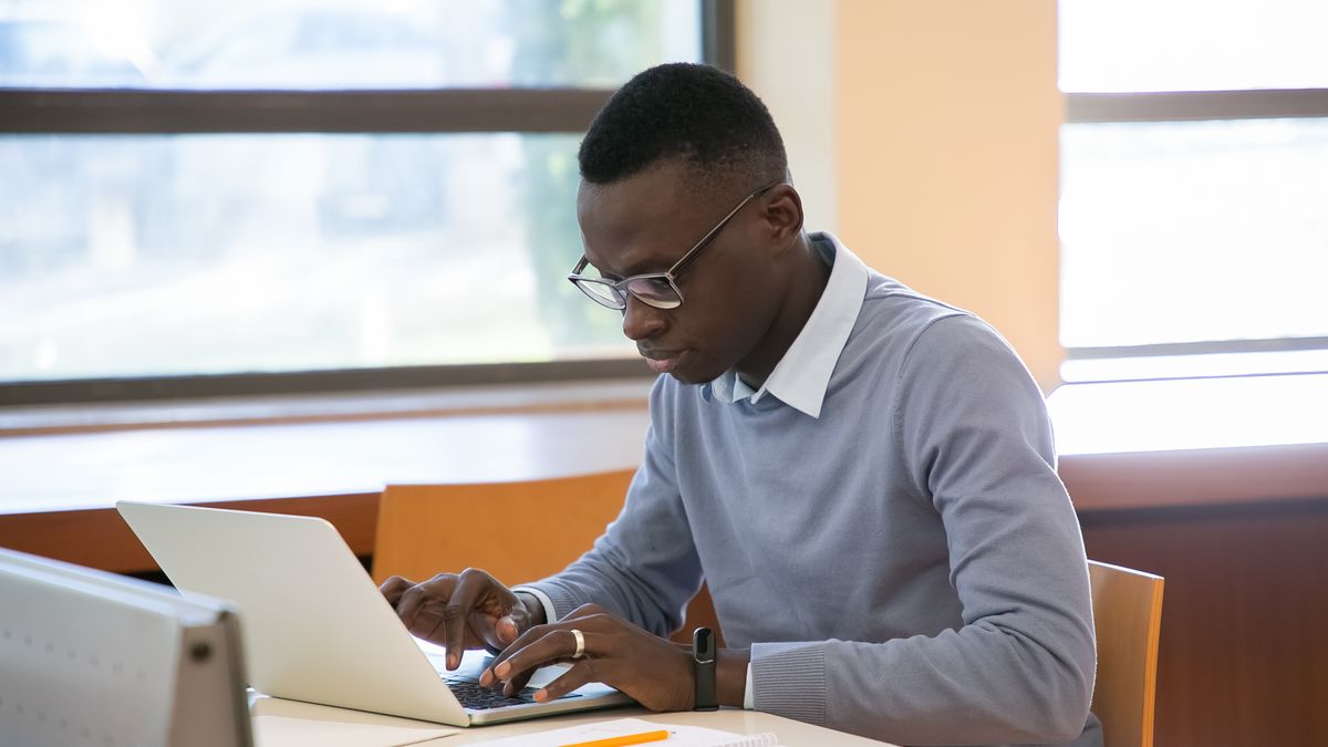 Apprendre plus vite que l’école : le système d’autoformation des entrepreneurs qui percent Apprendre plus vite que l’école : le système d’autoformation des entrepreneurs qui percent