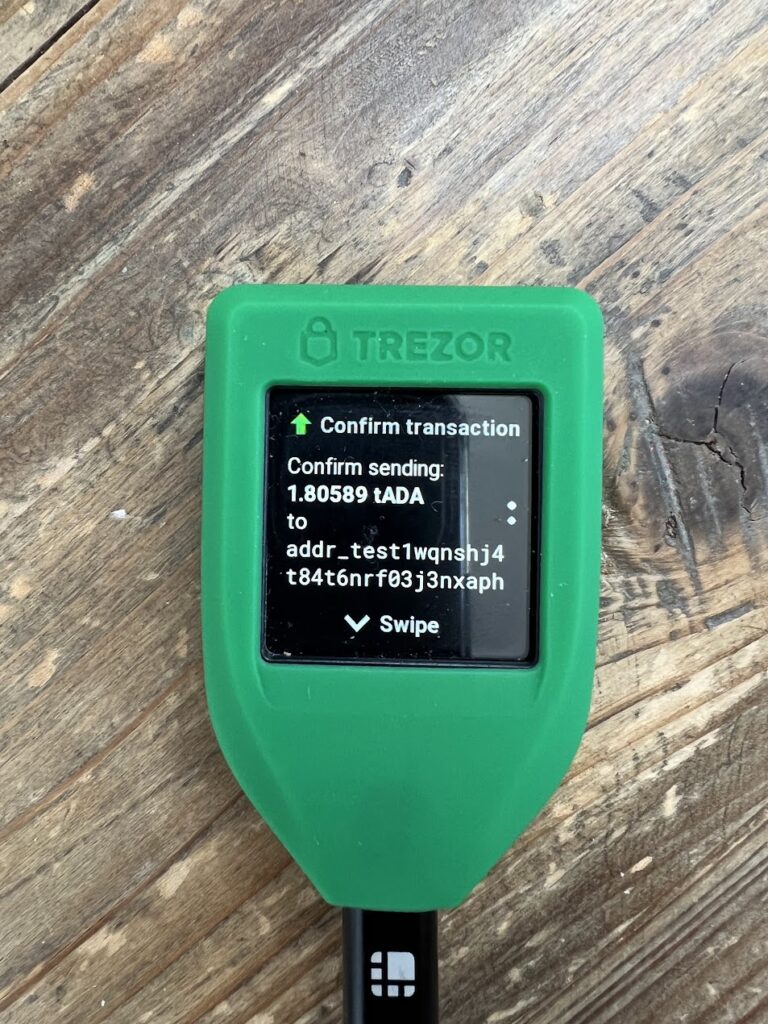 Ledger, Tangem ou Trezor : quel portefeuille matériel acheter en Afrique ? Portefeuille matériel Trezor Model T